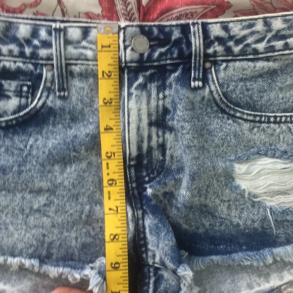 Bullhead Distressed Shorts - Picture 6 of 7